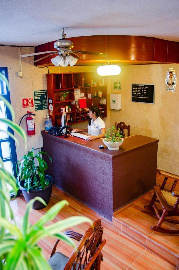 Hotel Villa Angeles Campeche Buitenkant foto